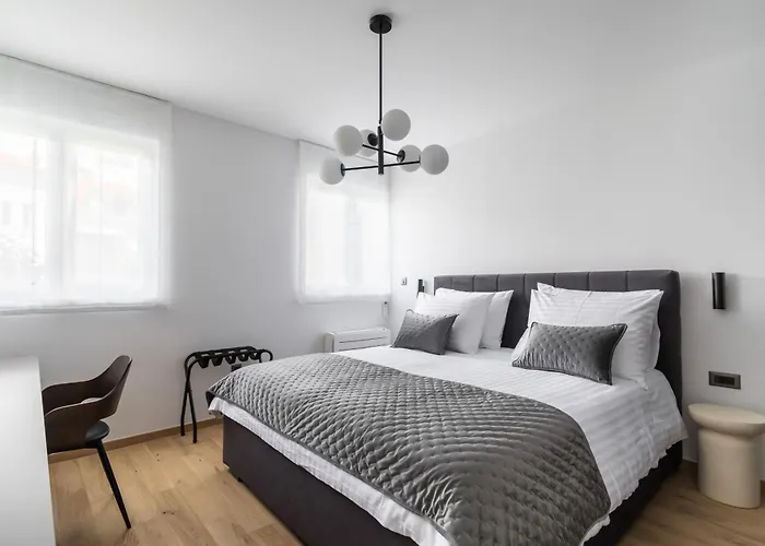 New! Old Town Luxury Ina Апартаменты