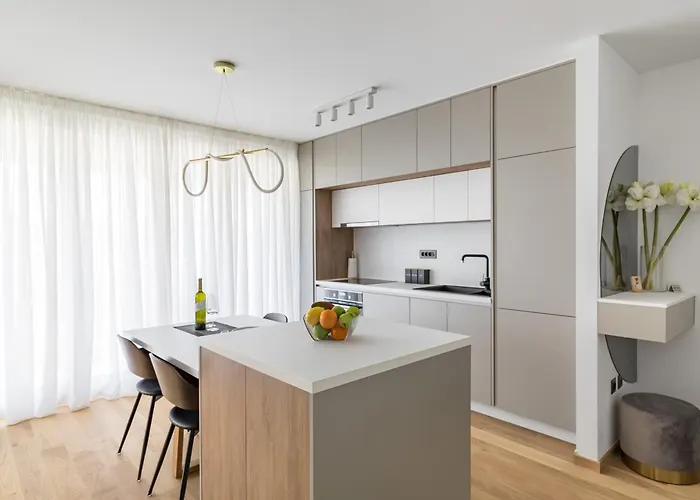New! Old Town Luxury Ina Апартаменты
