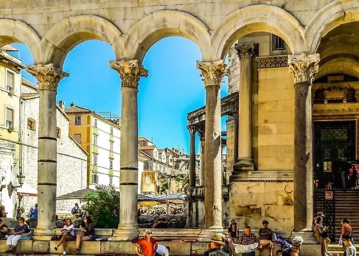 New! Old Town Luxury Ina Апартаменты *