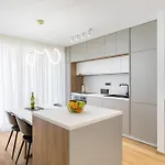 New! Old Town Luxury Ina דירה *