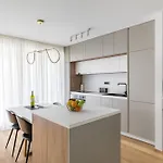 New! Old Town Luxury Ina דירה
