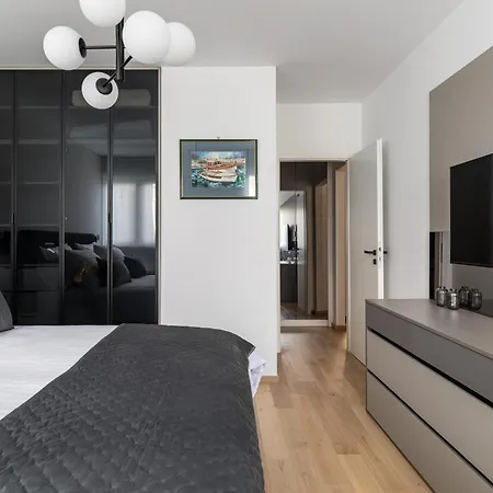 דירה New! Old Town Luxury Ina